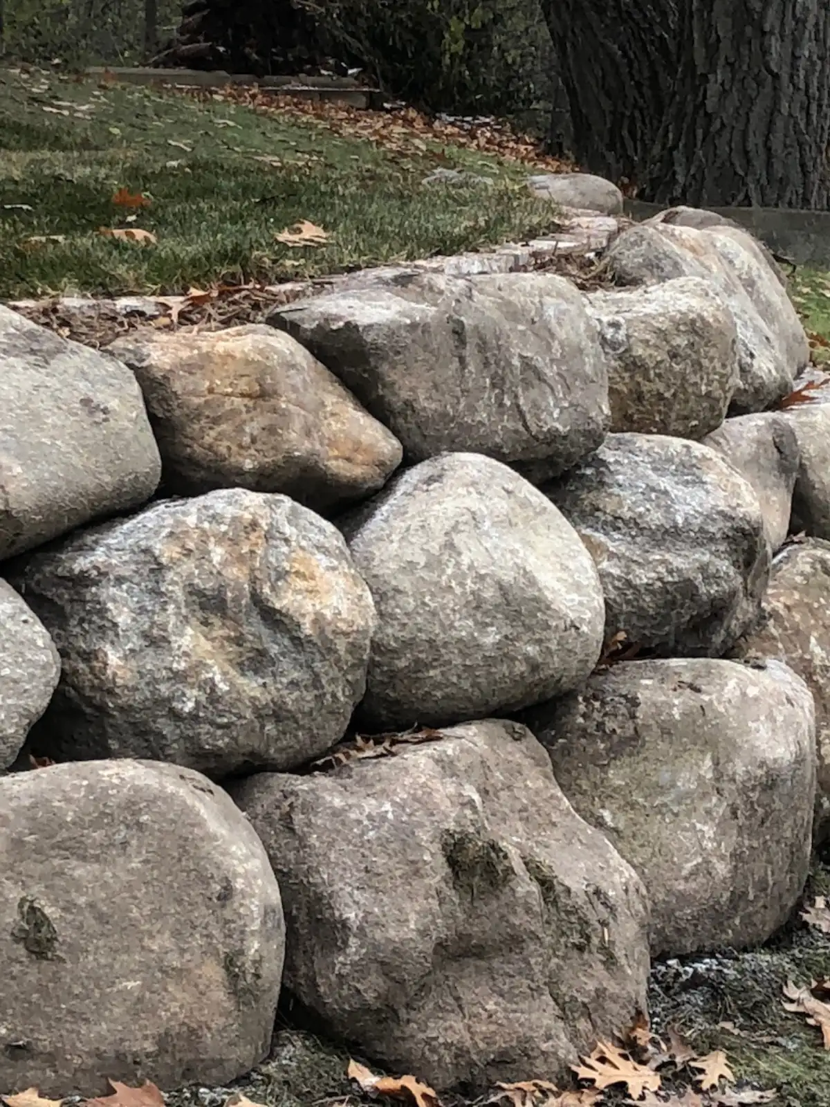 Modular block retaining wall with integrated steps in Minnetonka MN